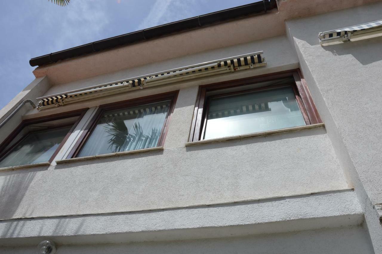 Hous Mira Apartment Porec Bagian luar foto